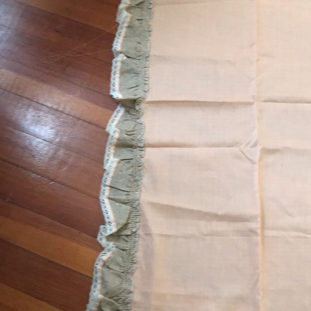 Curtain - Picture 2 of 4